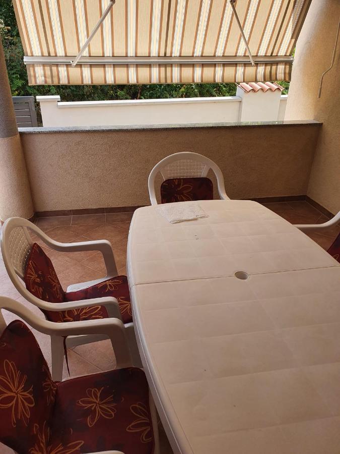 Apartment Dundo In Quiet Green Area Medulin Exterior photo